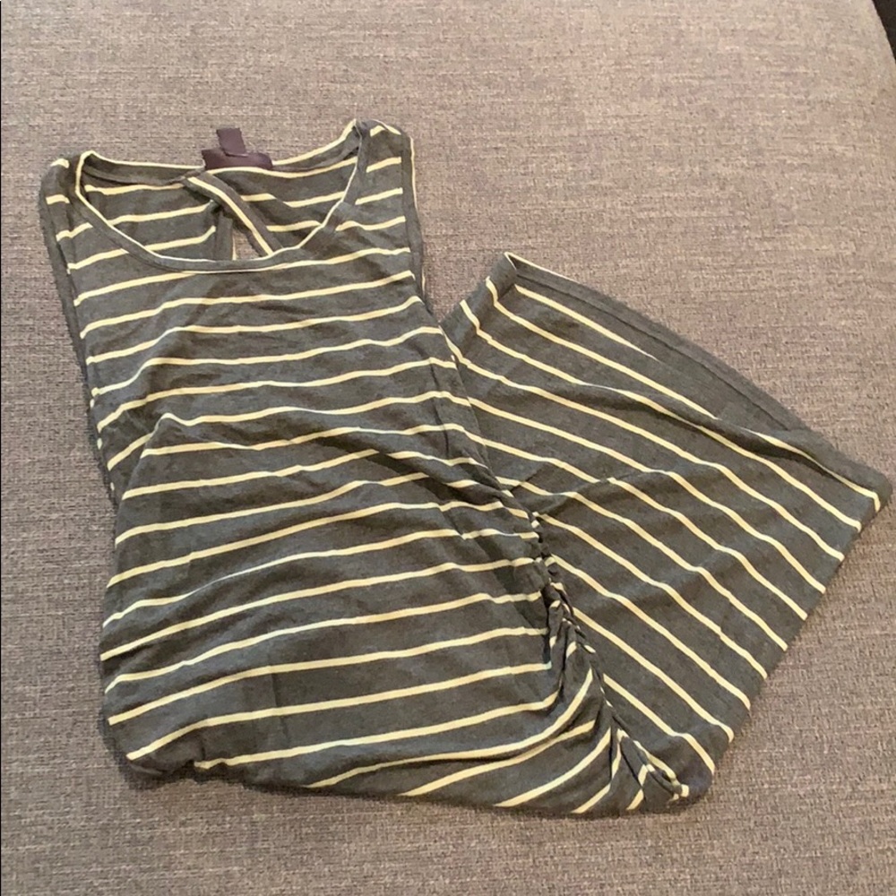 A pea in the pod maternity dress